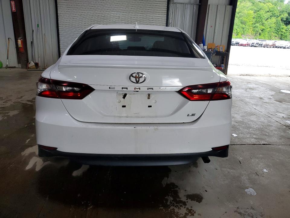 Photo 6 from auction – 2022 TOYOTA CAMRY with VIN 4T1C11AK1NU054712