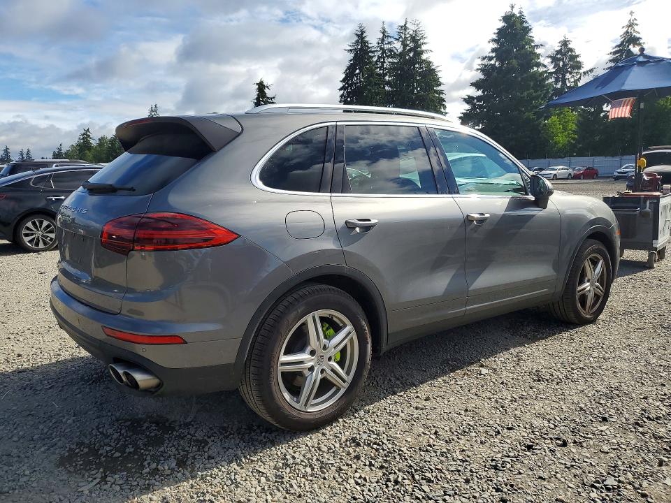 Photo 3 from auction – 2016 PORSCHE CAYENNE with VIN WP1AE2A21GLA17348