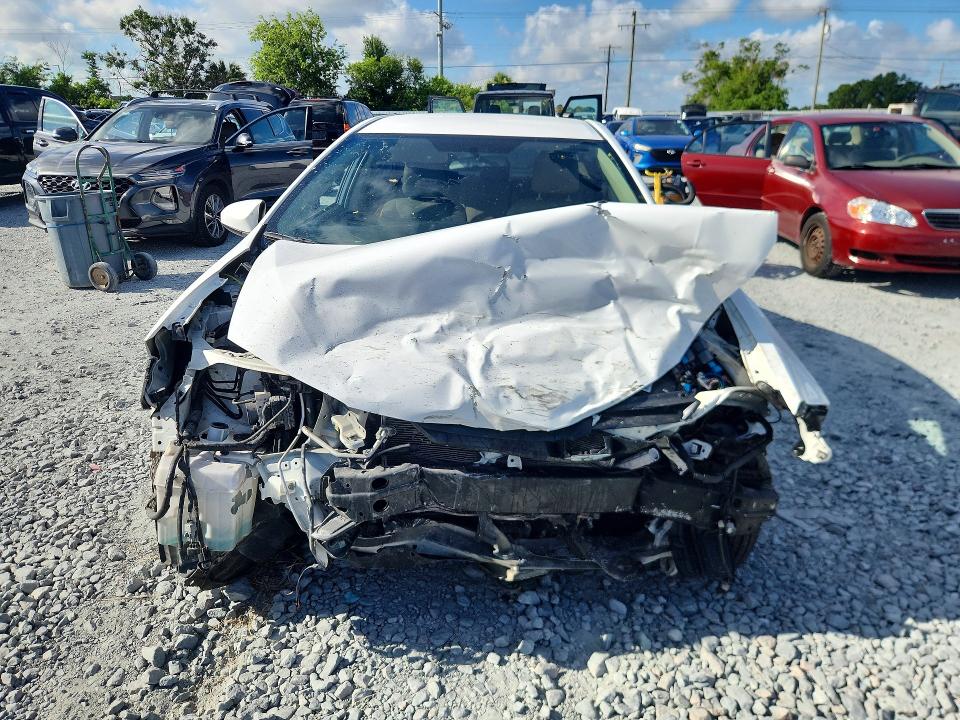 Photo 5 from auction – 2014 TOYOTA COROLLA with VIN 2T1BURHE2EC173453