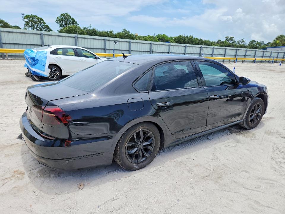Photo 3 from auction – 2017 VOLKSWAGEN PASSAT with VIN 1VWAT7A3XHC013326