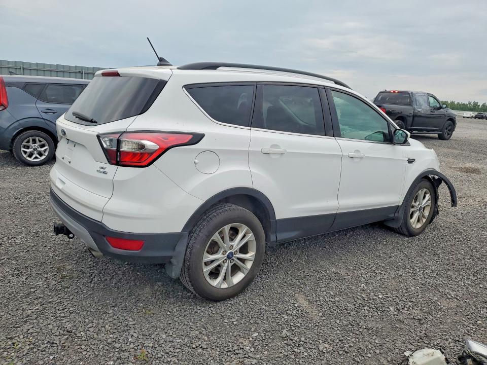 صورة رقم 3 من المزاد - 2018 FORD ESCAPE مع VIN 1FMCU9GD2JUA13384