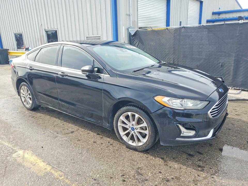 Photo 4 from auction – 2020 FORD FUSION with VIN 3FA6P0HD6LR229130