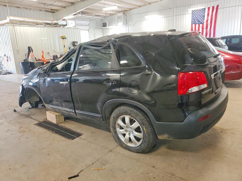 Photo 2 from auction – 2011 KIA SORENTO with VIN 5XYKT3A19BG007051