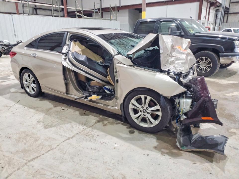 Photo 4 from auction – 2011 HYUNDAI SONATA with VIN 5NPEC4AC9BH288703