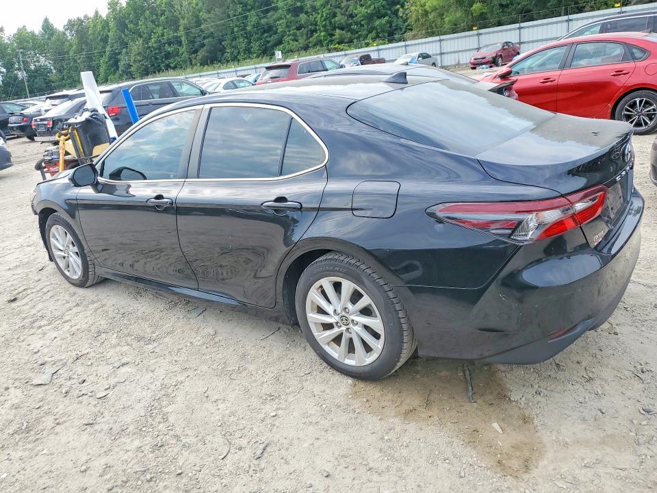 Photo 2 from auction – 2022 TOYOTA CAMRY with VIN 4T1C11AK3NU696624
