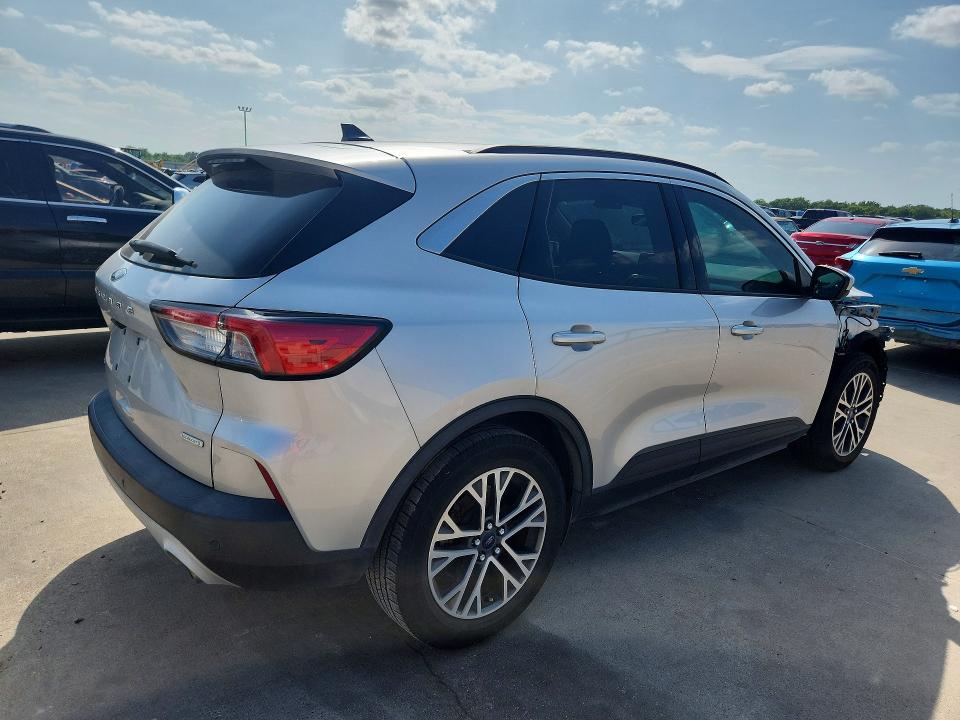 Photo 3 from auction – 2020 FORD ESCAPE with VIN 1FMCU0H62LUB02984