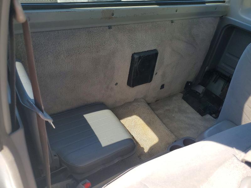 Photo 10 from auction – 2000 NISSAN FRONTIER with VIN 1N6ED26Y0YC327122