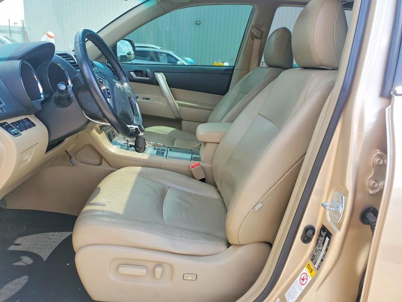 Photo 7 from auction – 2013 TOYOTA HIGHLANDER with VIN 5TDBK3EH4DS261900