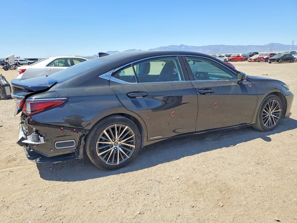 Photo 3 from auction – 2022 LEXUS ES 300H with VIN 58ADA1C18NU023636