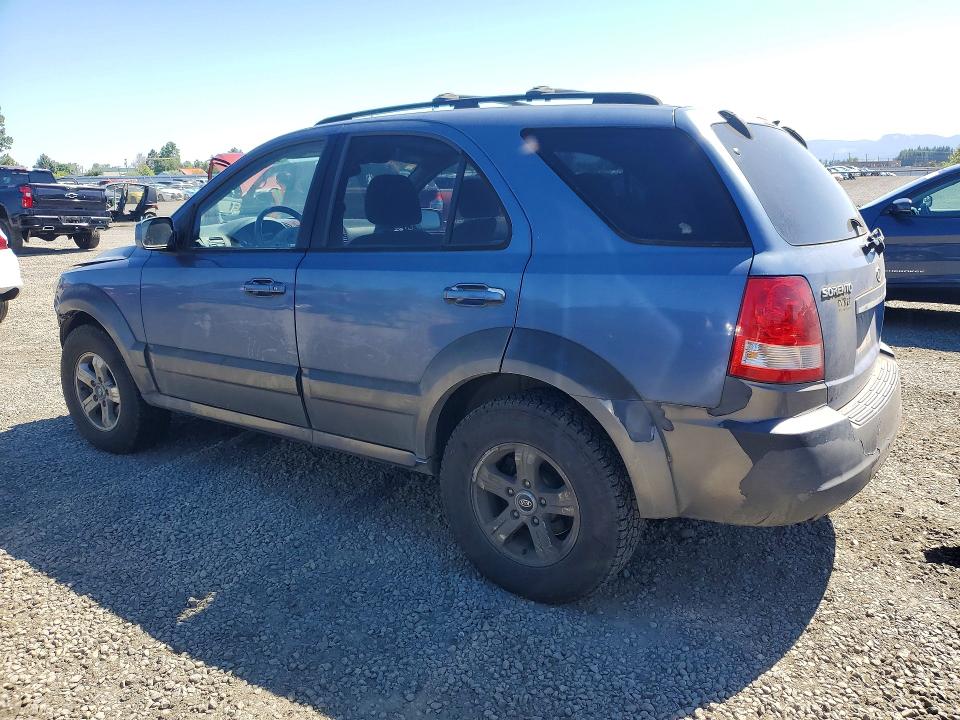 Photo 2 from auction – 2005 KIA SORENTO with VIN KNDJC733355410912