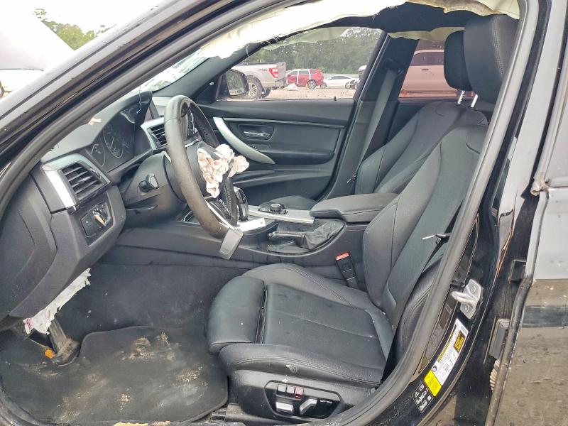 Photo 7 from auction – 2017 BMW 320 with VIN WBA8A3C32HA066950