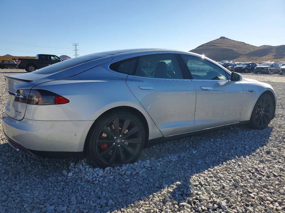 Photo 3 from auction – 2014 TESLA MODEL S with VIN 5YJSA1H29EFP62401