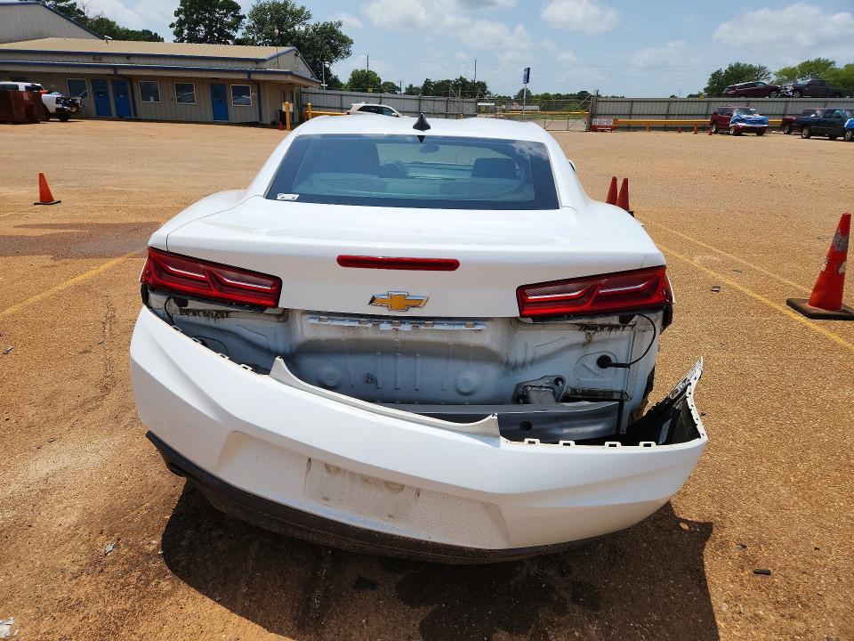 Photo 6 from auction – 2017 CHEVROLET CAMARO with VIN 1G1FB1RS9H0213435