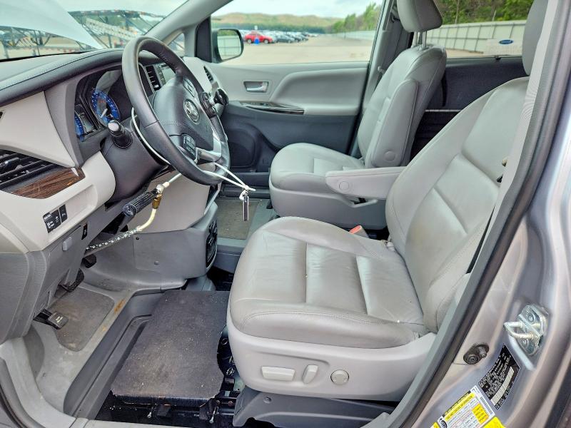Photo 7 from auction – 2018 TOYOTA SIENNA with VIN 5TDYZ3DC0JS914505