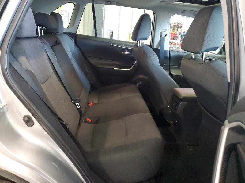 Photo 11 from auction – 2021 TOYOTA RAV4 with VIN 2T3R1RFV3MC183215