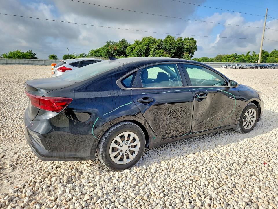 Photo 3 from auction – 2021 KIA FORTE with VIN 3KPF24AD6ME311684