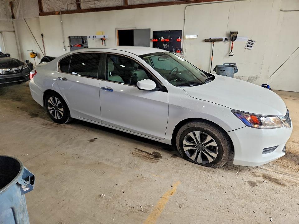 Photo 4 from auction – 2014 HONDA ACCORD with VIN 1HGCR2F34EA025972