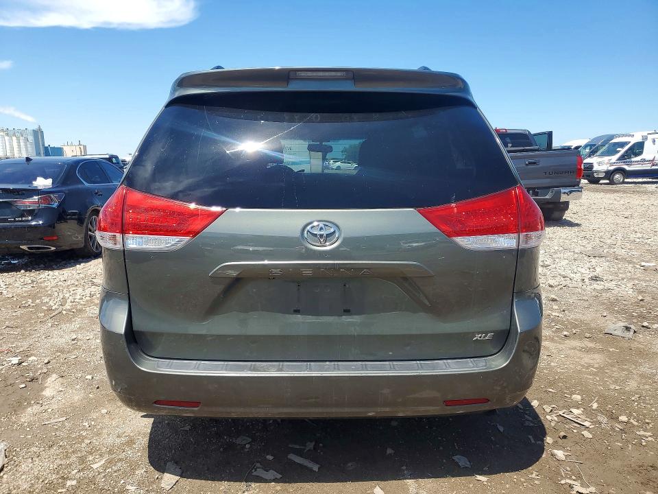 Photo 6 from auction – 2011 TOYOTA SIENNA with VIN 5TDYK3DC7BS129632