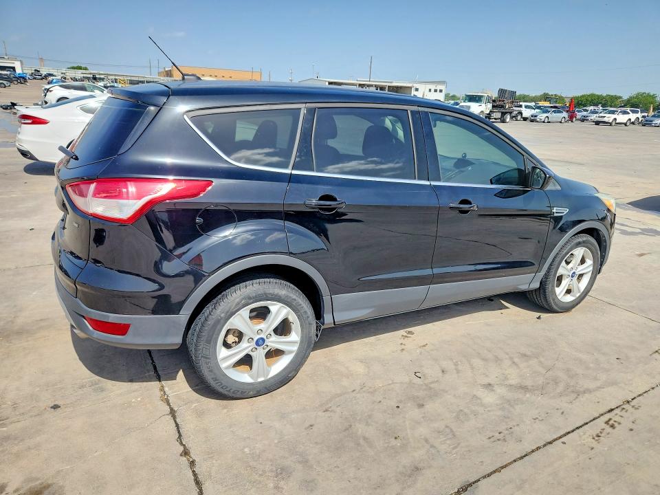 Photo 3 from auction – 2016 FORD ESCAPE with VIN 1FMCU0G78GUA83776