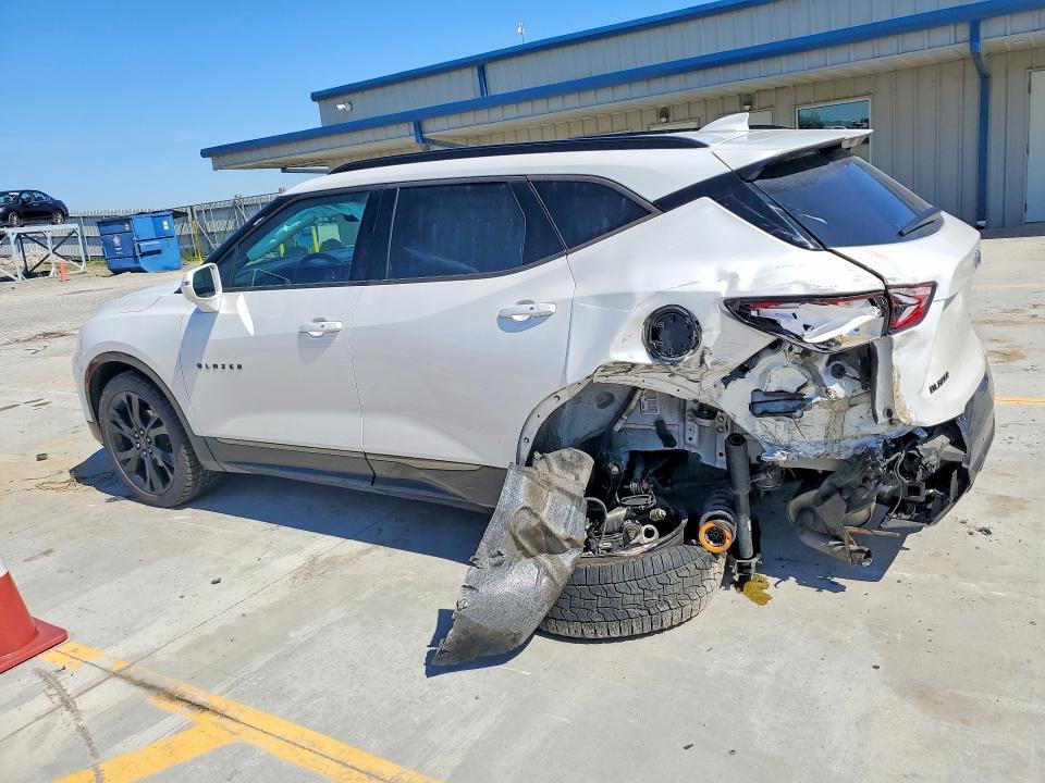 Photo 2 from auction – 2020 CHEVROLET BLAZER with VIN 3GNKBERS0LS717314