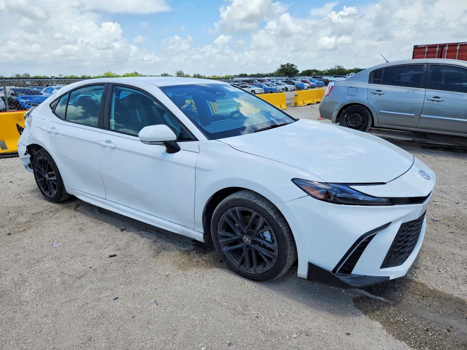 Photo 4 from auction – 2025 TOYOTA CAMRY with VIN 4T1DAACK5SU179726