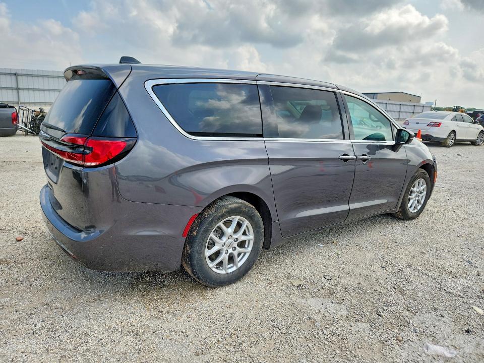Foto 3 de la subasta – 2023 CHRYSLER PACIFICA con VIN 2C4RC1BG7PR531209