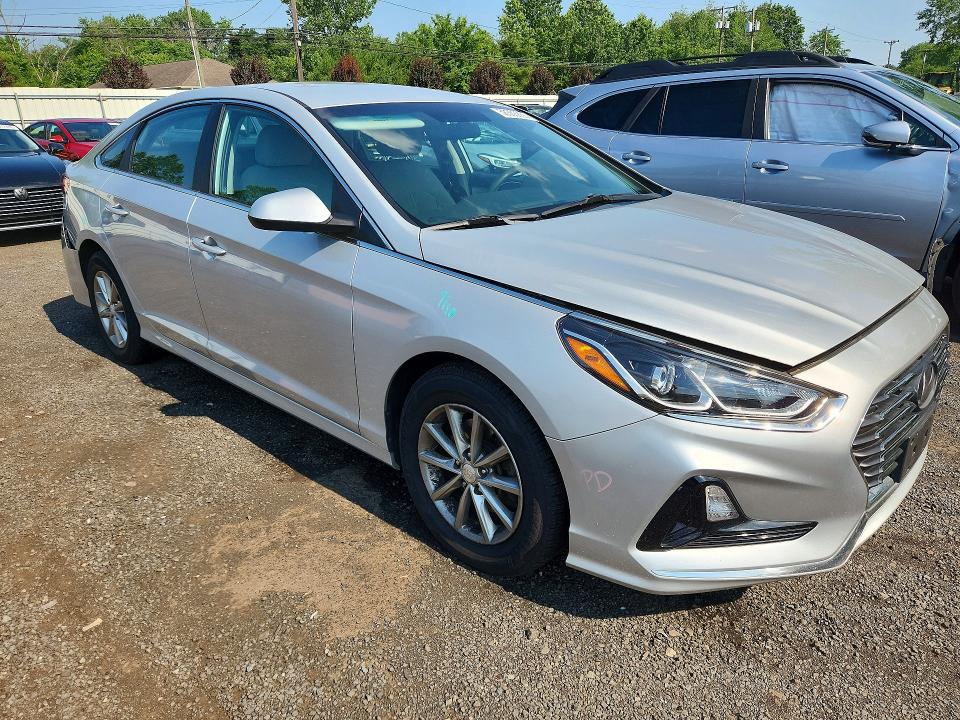 Photo 4 from auction – 2019 HYUNDAI SONATA with VIN 5NPE24AF4KH817052