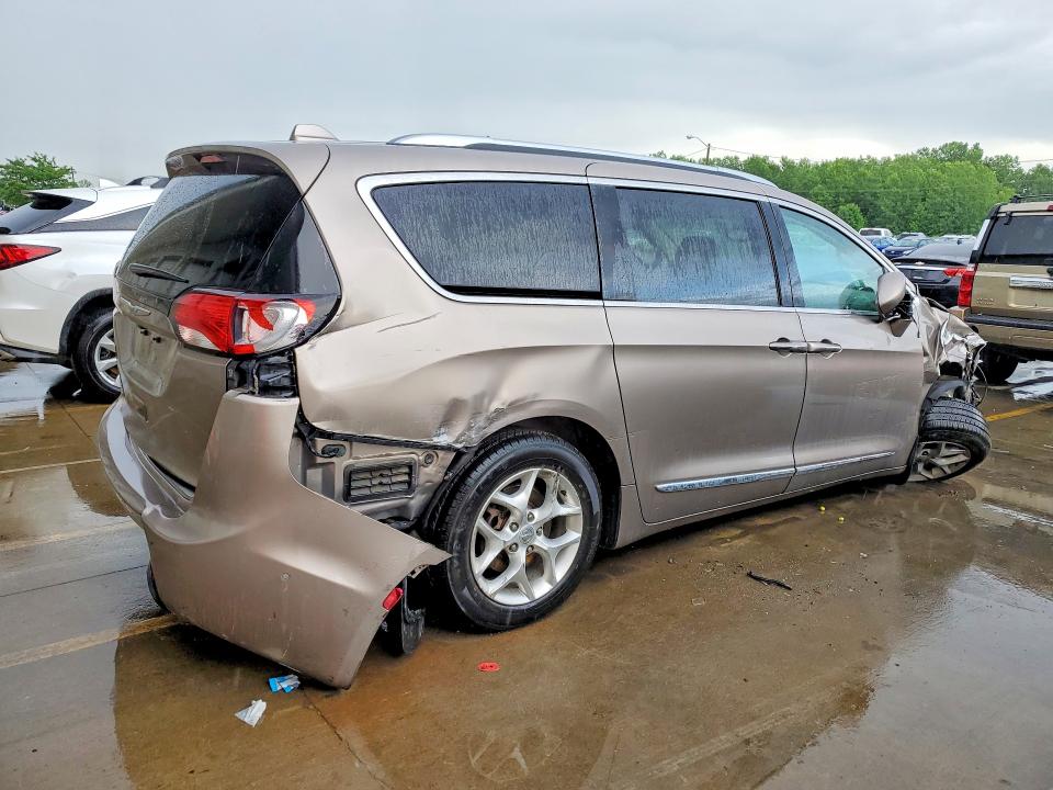 Photo 3 from auction – 2017 CHRYSLER PACIFICA with VIN 2C4RC1EG7HR768926