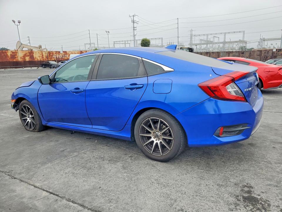 Photo 2 from auction – 2018 HONDA CIVIC with VIN 19XFC2F71JE030733