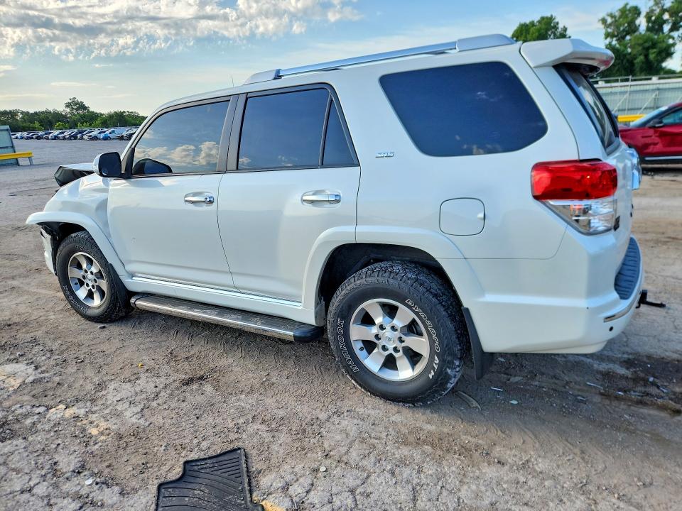 Photo 2 from auction – 2013 TOYOTA 4RUNNER with VIN JTEBU5JR4D5147756