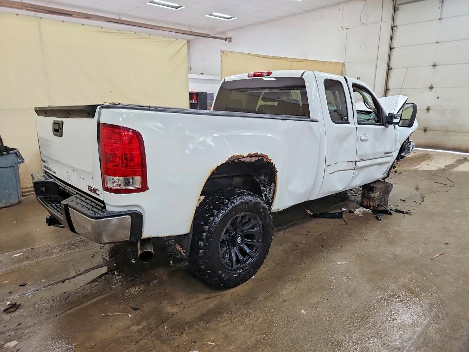 Photo 3 from auction – 2010 GMC SIERRA with VIN 1GTSKVE34AZ106273