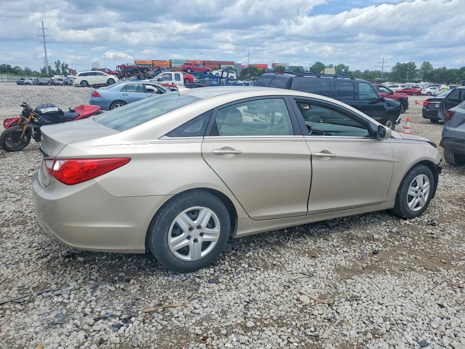Photo 3 from auction – 2012 HYUNDAI SONATA with VIN 5NPEB4AC3CH321716