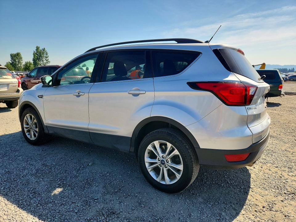 Photo 2 from auction – 2019 FORD ESCAPE with VIN 1FMCU9HD9KUC05515