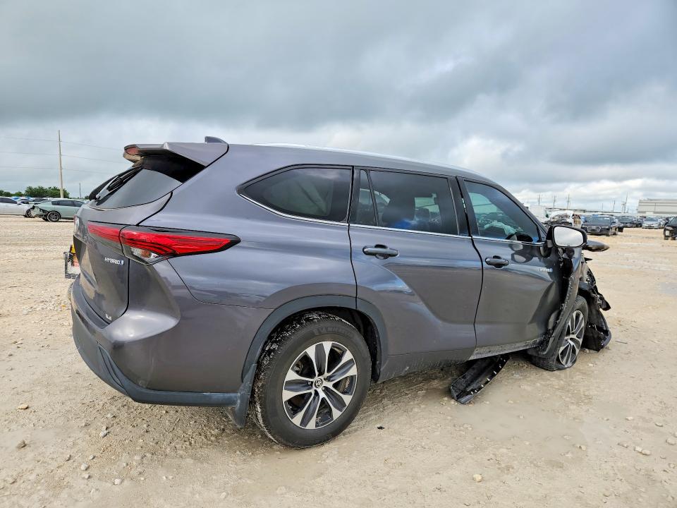 Photo 3 from auction – 2021 TOYOTA HIGHLANDER with VIN 5TDGBRCH6MS046708