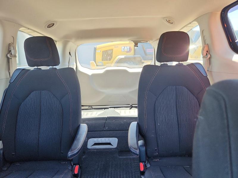 Photo 10 from auction – 2017 CHRYSLER PACIFICA with VIN 2C4RC1CG7HR747948
