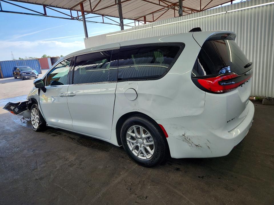 Photo 2 from auction – 2026 CHRYSLER PACIFICA with VIN 2C4RC1BGXTR280941