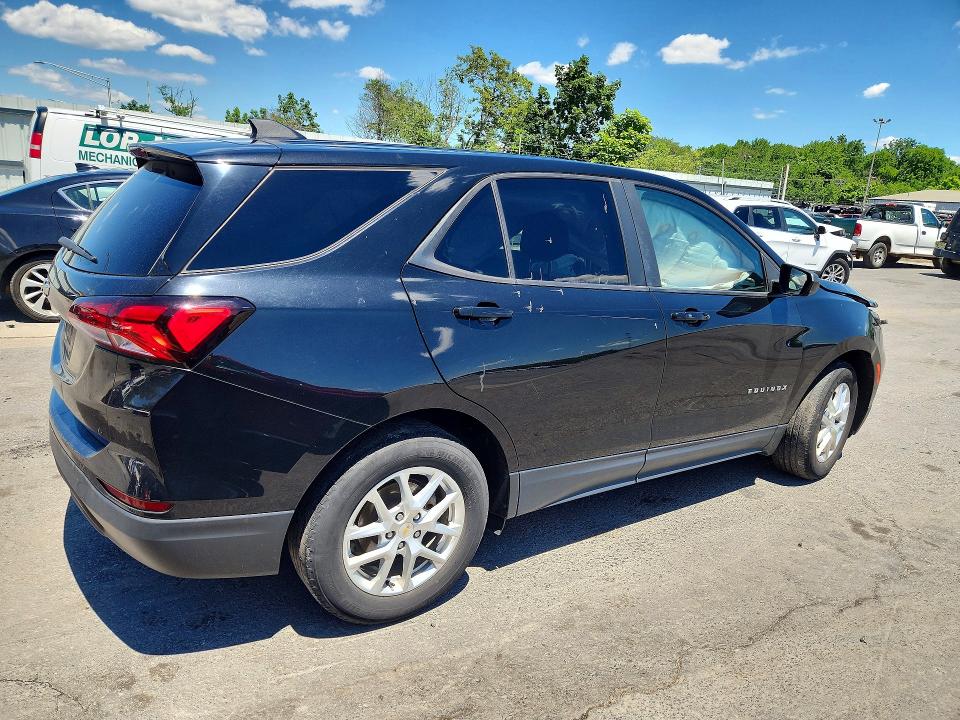 Photo 3 from auction – 2022 CHEVROLET EQUINOX with VIN 2GNAXHEV0N6137867