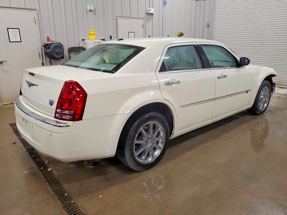Photo 3 from auction – 2010 CHRYSLER 300C with VIN 2C3CK6CT2AH239406
