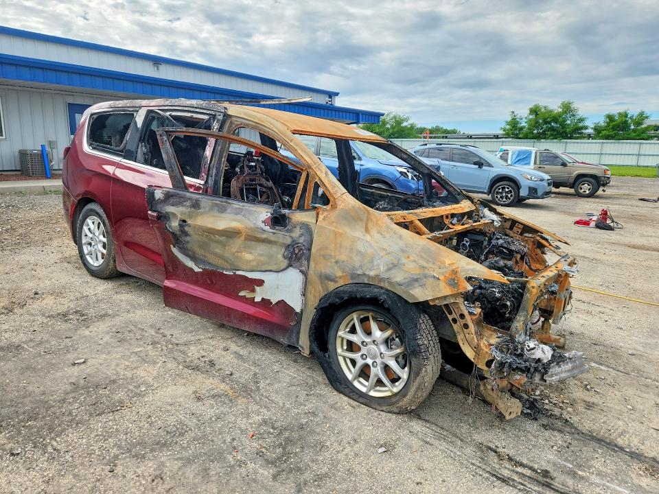 Photo 4 from auction – 2020 CHRYSLER PACIFICA with VIN 2C4RC1FG4LR281853