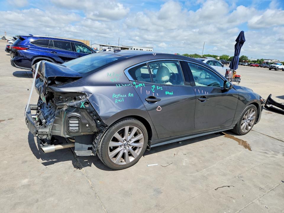 Снимка 3 от търг – 2019 MAZDA 3 с VIN JM1BPBEM7K1132505