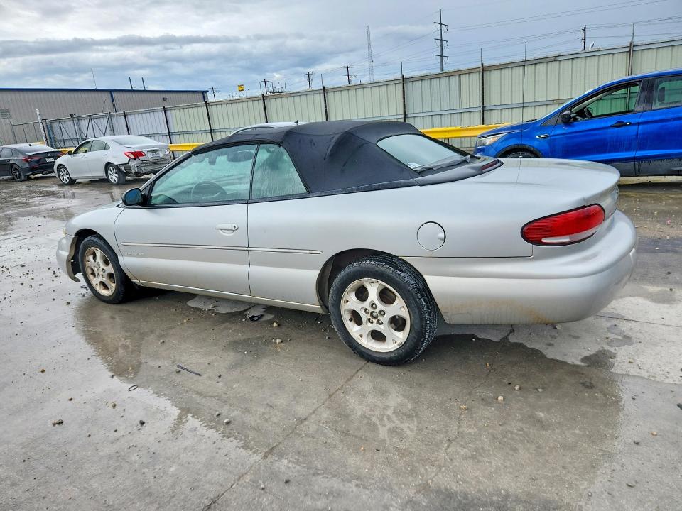 Photo 2 from auction – 2000 CHRYSLER SEBRING with VIN 3C3EL55H1YT315207