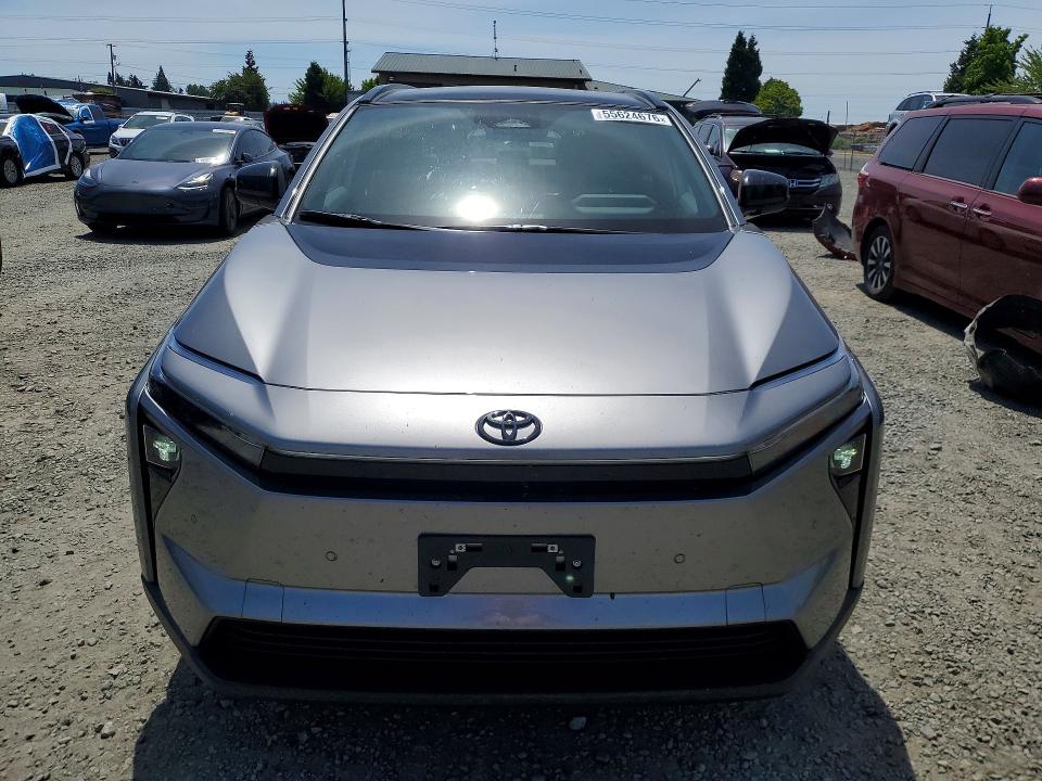 Photo 5 from auction – 2026 TOYOTA BZ with VIN JTMBCAEB2TA006655