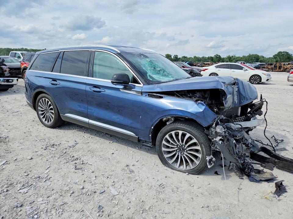 Photo 4 from auction – 2020 LINCOLN AVIATOR with VIN 5LM5J7WC8LGL21902