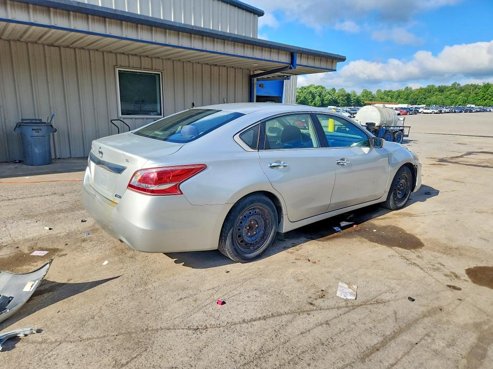Photo 3 from auction – 2013 NISSAN ALTIMA with VIN 1N4AL3AP6DN522655