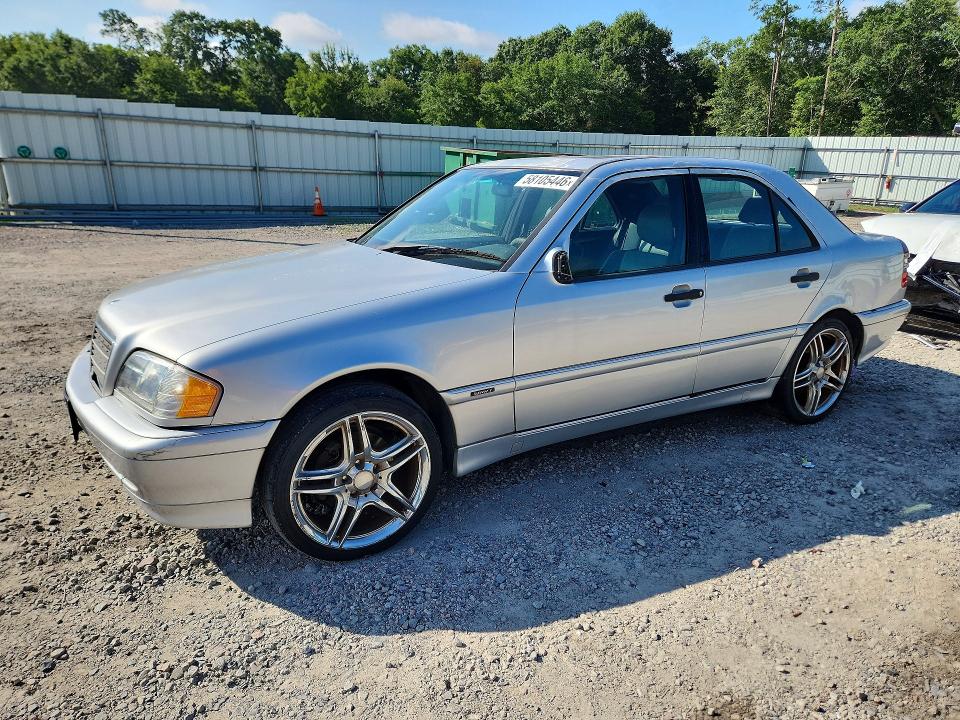 MERCEDES-BENZ C 2000 with VIN WDBHA24G3YA845996 - Photo from auction