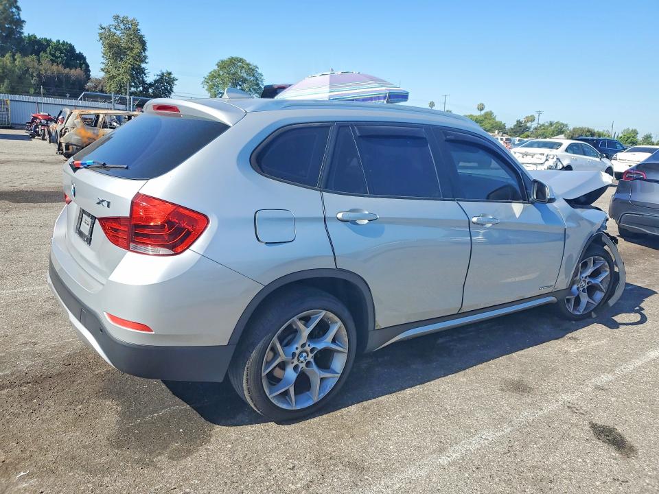 Photo 3 from auction – 2015 BMW X1 with VIN WBAVM1C52FV315575