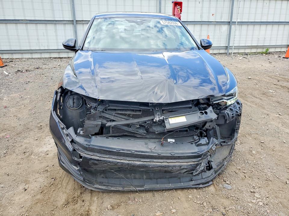 Photo 5 from auction – 2023 VOLKSWAGEN JETTA with VIN 3VW7M7BU7PM029334
