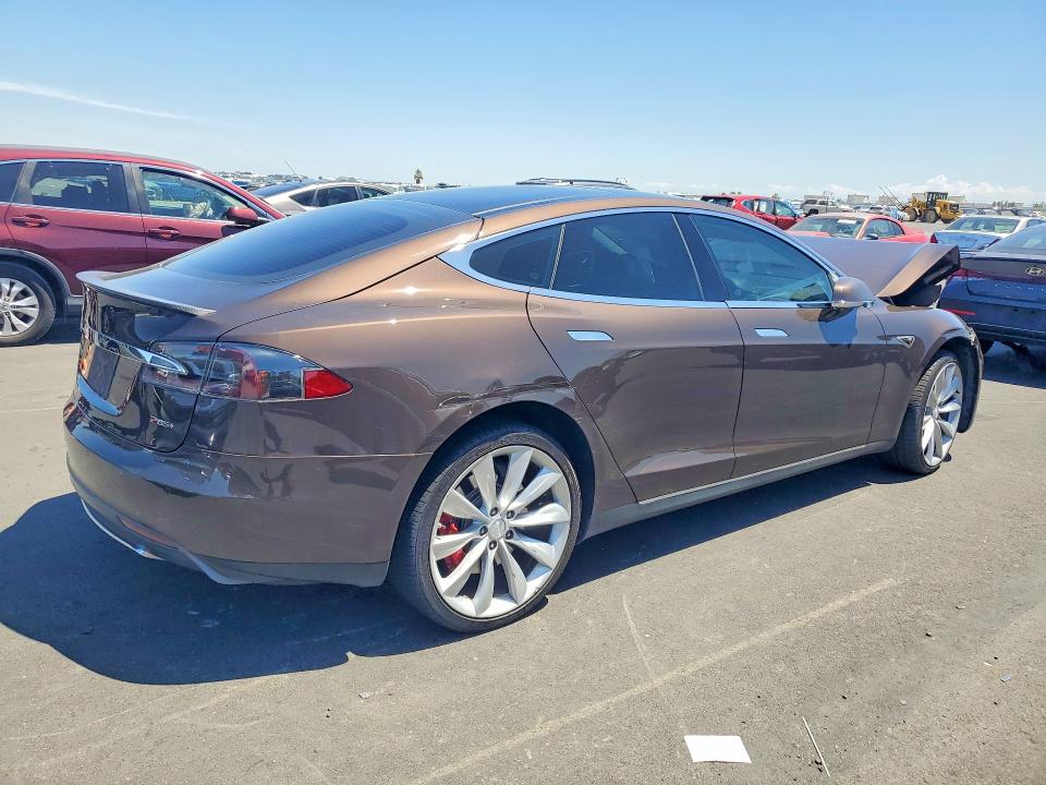 Photo 3 from auction – 2014 TESLA MODEL S with VIN 5YJSA1H16EFP35857