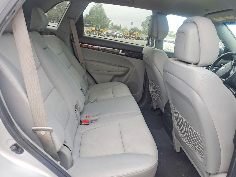 Photo 11 from auction – 2013 KIA SORENTO with VIN 5XYKT3A64DG313301