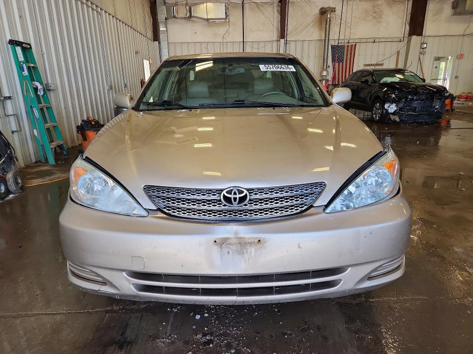 Photo 5 from auction – 2002 TOYOTA CAMRY with VIN JTDBF30KX20002853